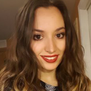 simone simone